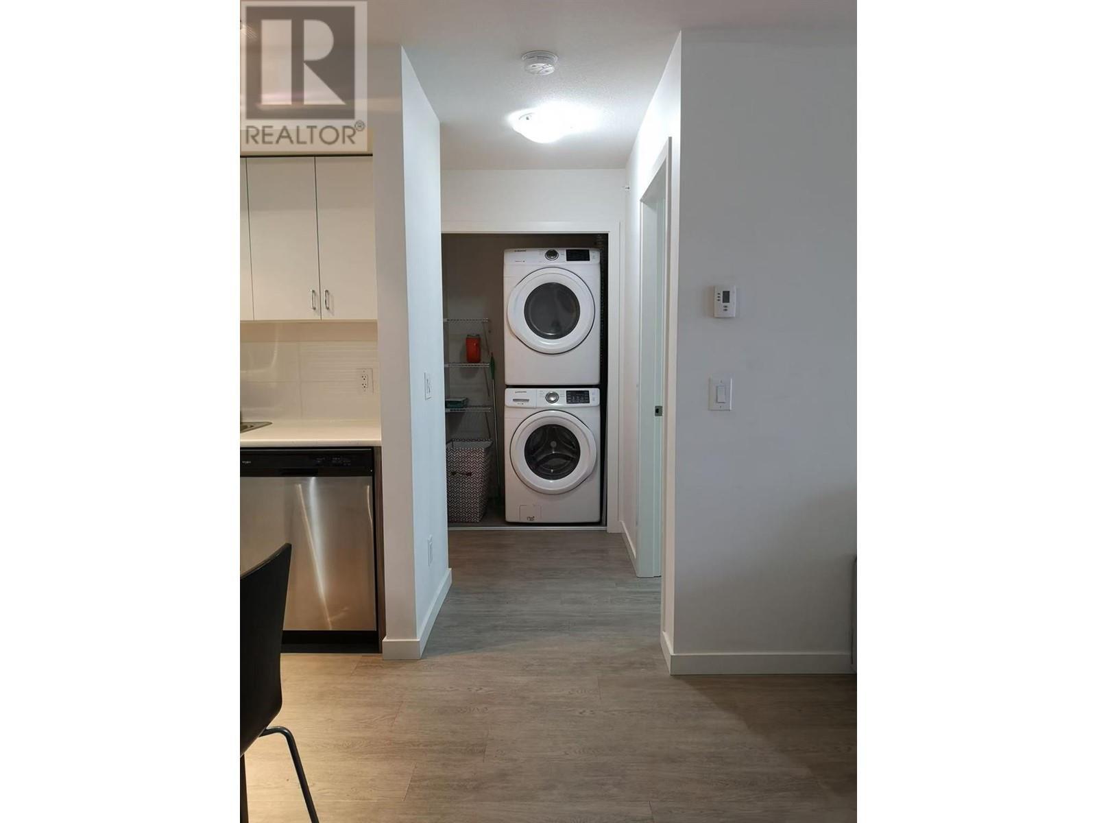 725 Academy Way Unit# Ph1. Kelowna, British Columbia