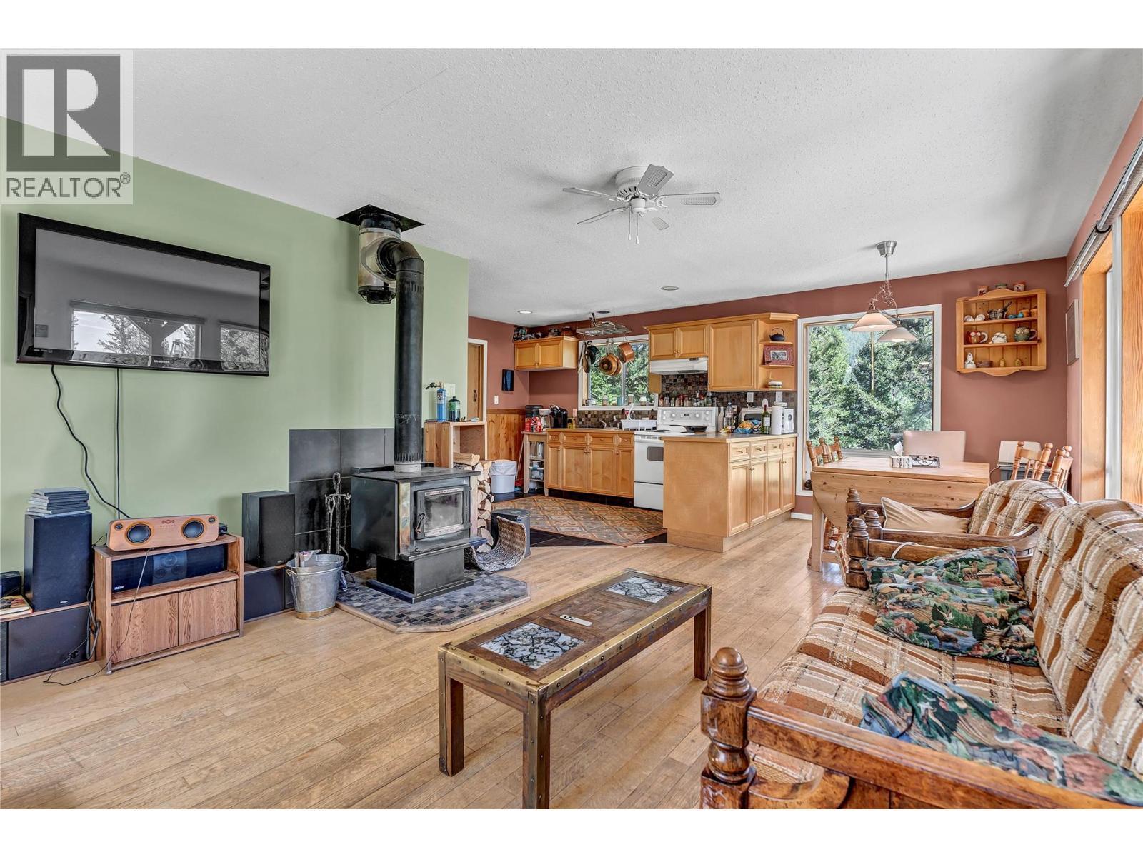 2556 Princeton Summerland Road. Princeton, British Columbia