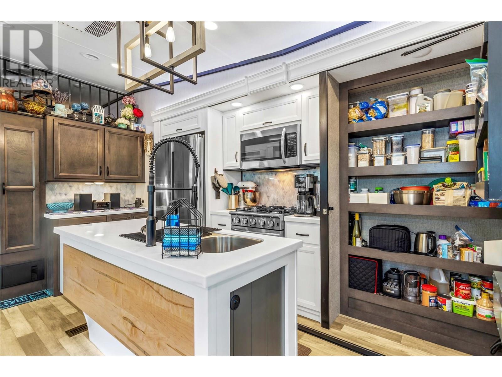 415 Commonwealth Road Unit# 396 Lot# 396. Lake Country, British Columbia