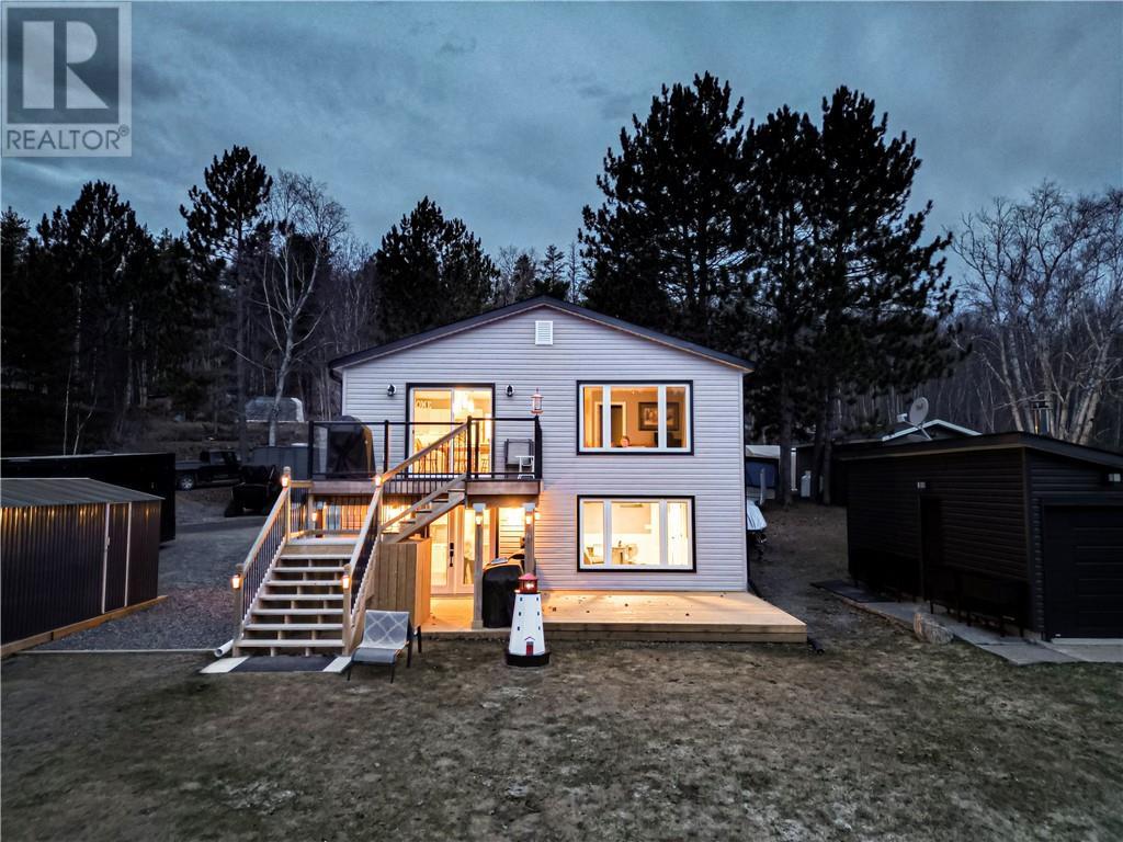 8a Frenchmans Bay, Wahnapitae