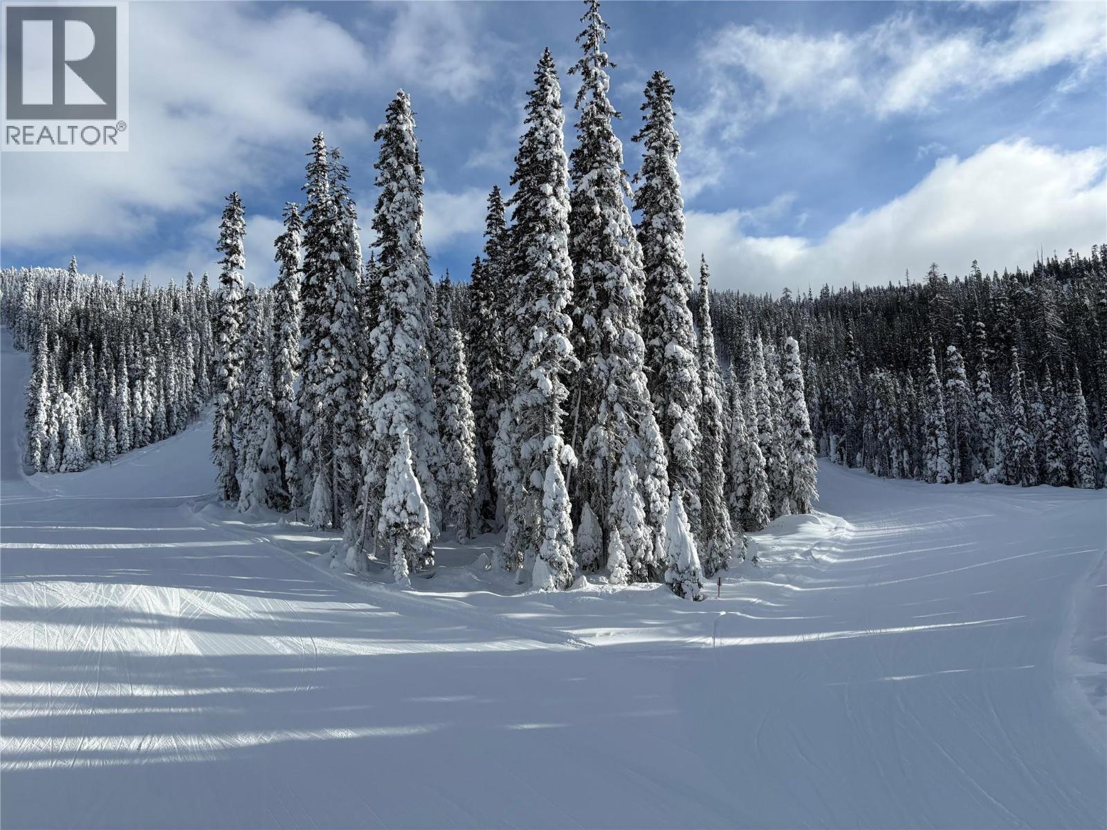 140 Whiskey Jack Road. Oliver, British Columbia