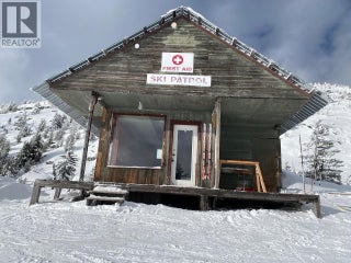 140 Whiskey Jack Road. Oliver, British Columbia