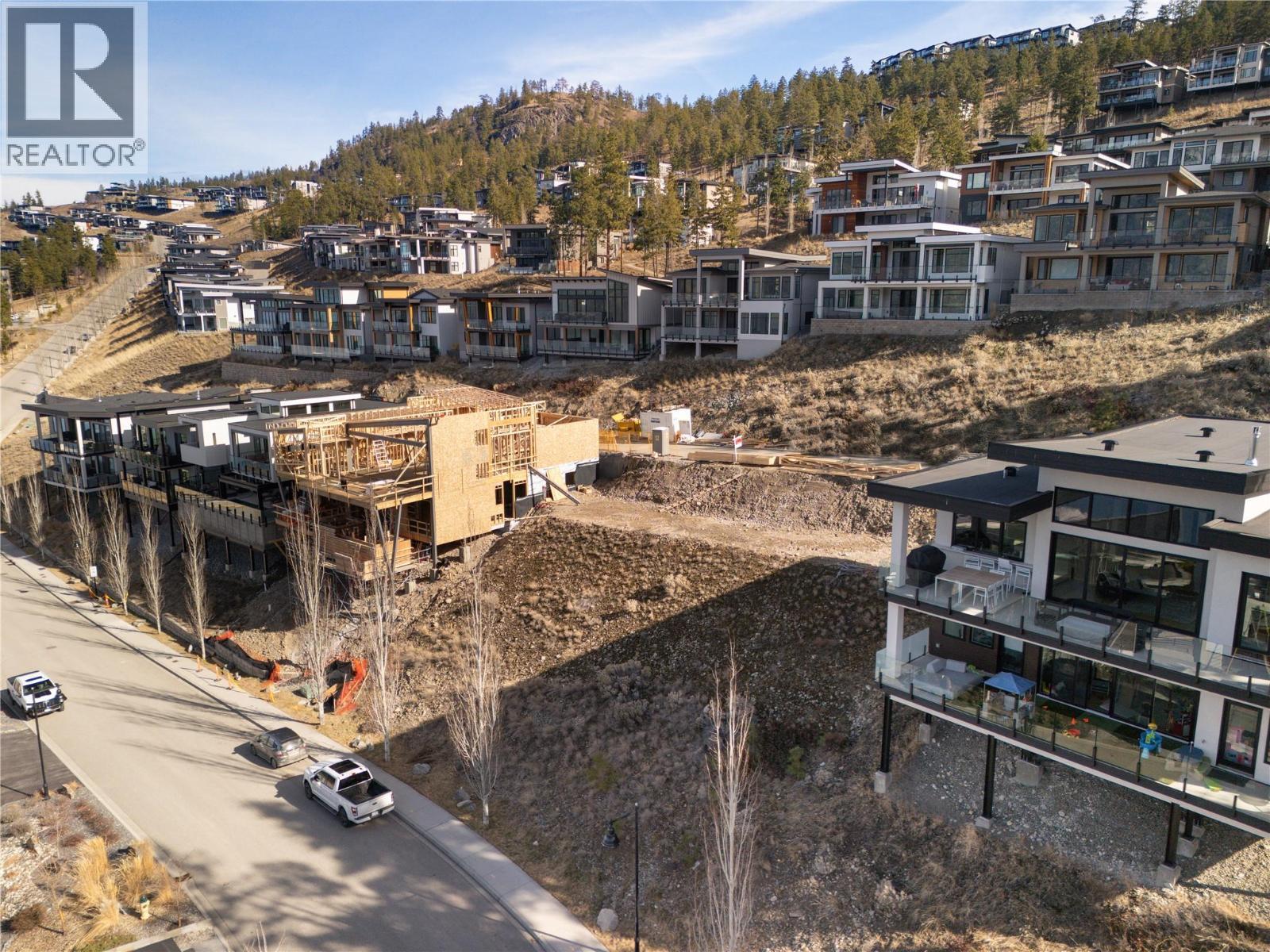 3356 Black Pine Lane. Kelowna, British Columbia