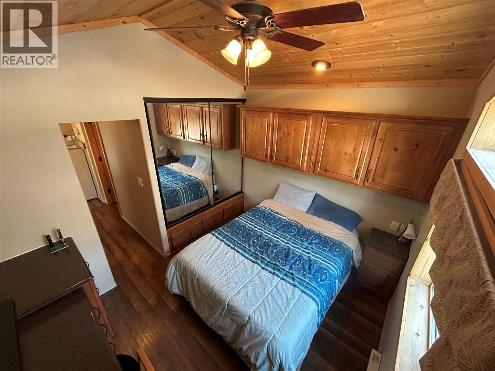 4835 Paradise Valley Drive Unit# 33. Peachland, British Columbia