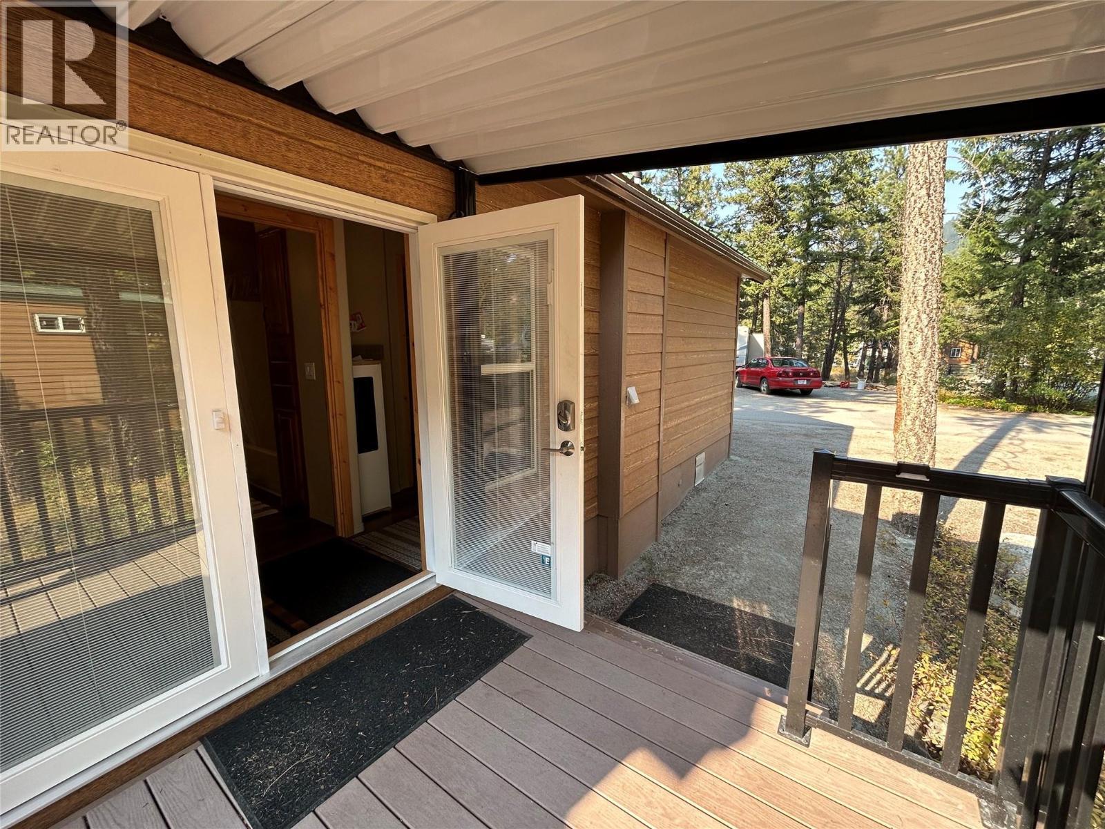 4835 Paradise Valley Drive Unit# 33. Peachland, British Columbia