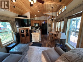 4835 Paradise Valley Drive Unit# 33. Peachland, British Columbia