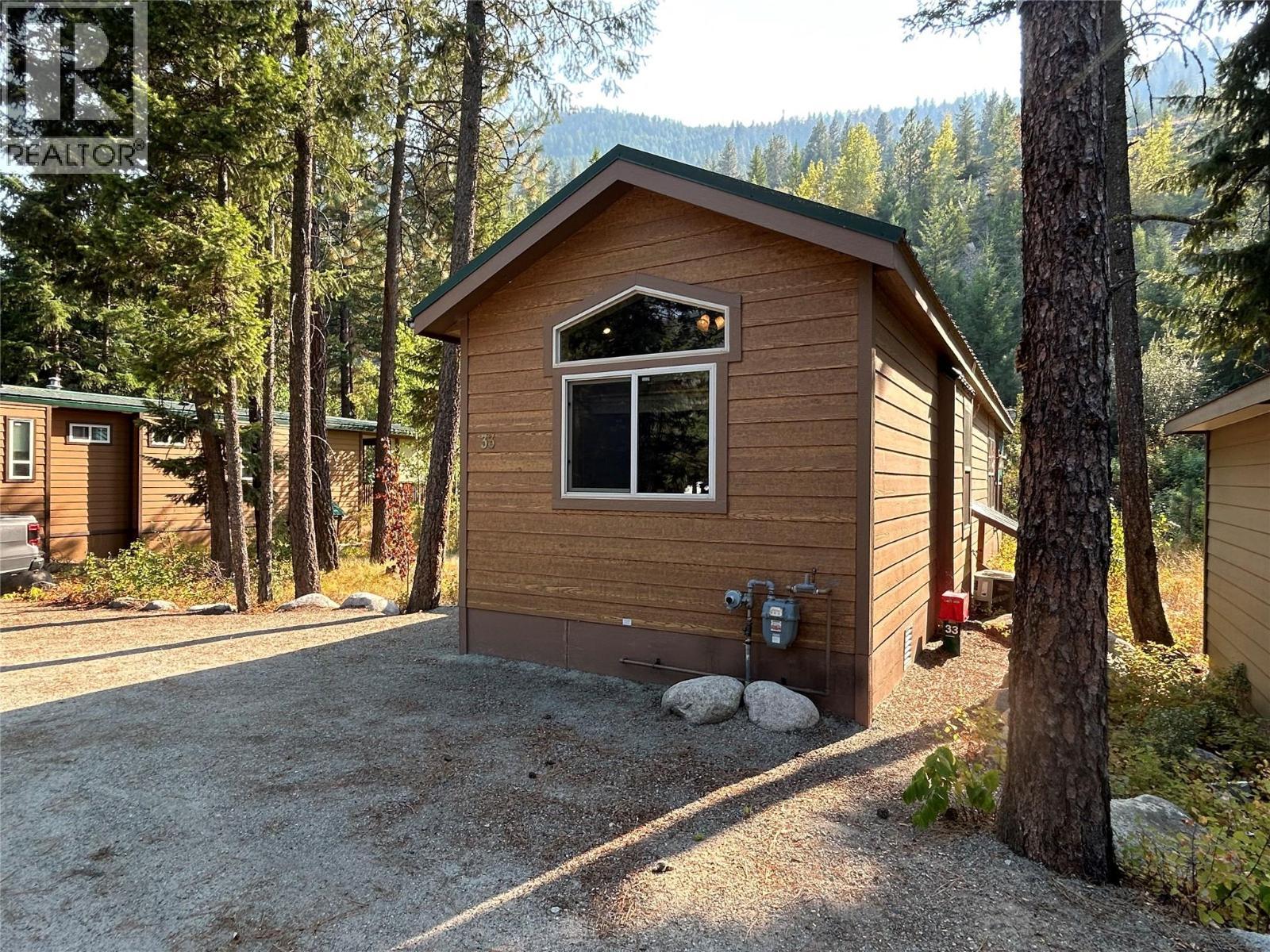 4835 Paradise Valley Drive Unit# 33. Peachland, British Columbia