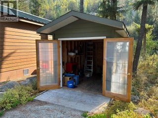 4835 Paradise Valley Drive Unit# 33. Peachland, British Columbia