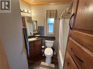 4835 Paradise Valley Drive Unit# 33. Peachland, British Columbia