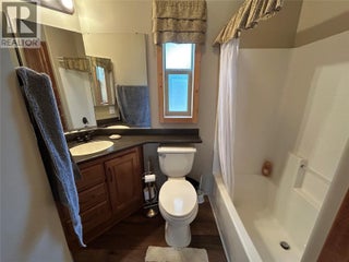 4835 Paradise Valley Drive Unit# 33. Peachland, British Columbia