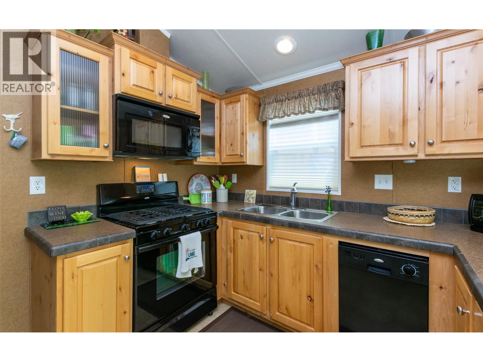 2698 Blind Bay Road Unit# G34. Blind Bay, British Columbia