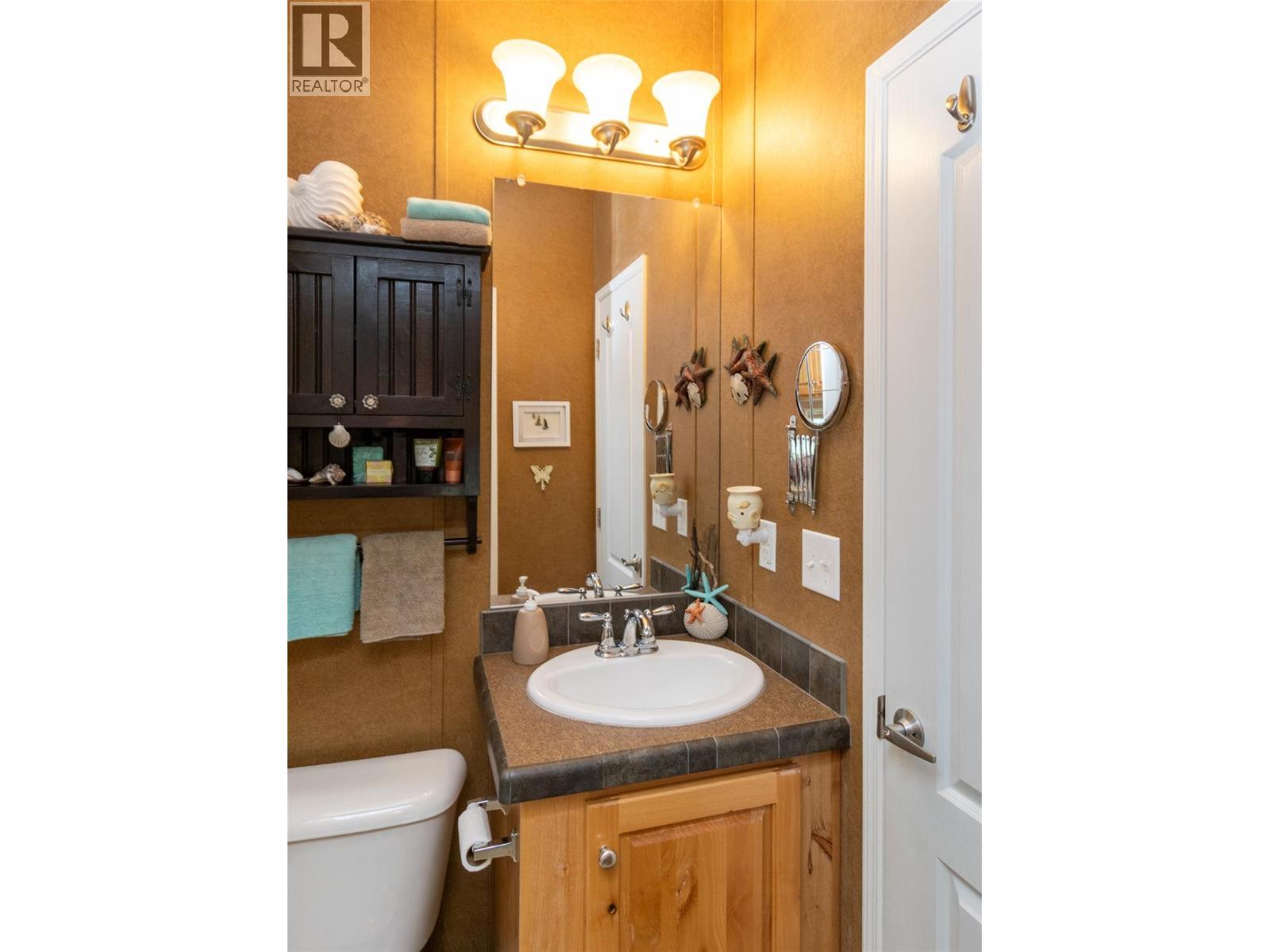 2698 Blind Bay Road Unit# G34. Blind Bay, British Columbia