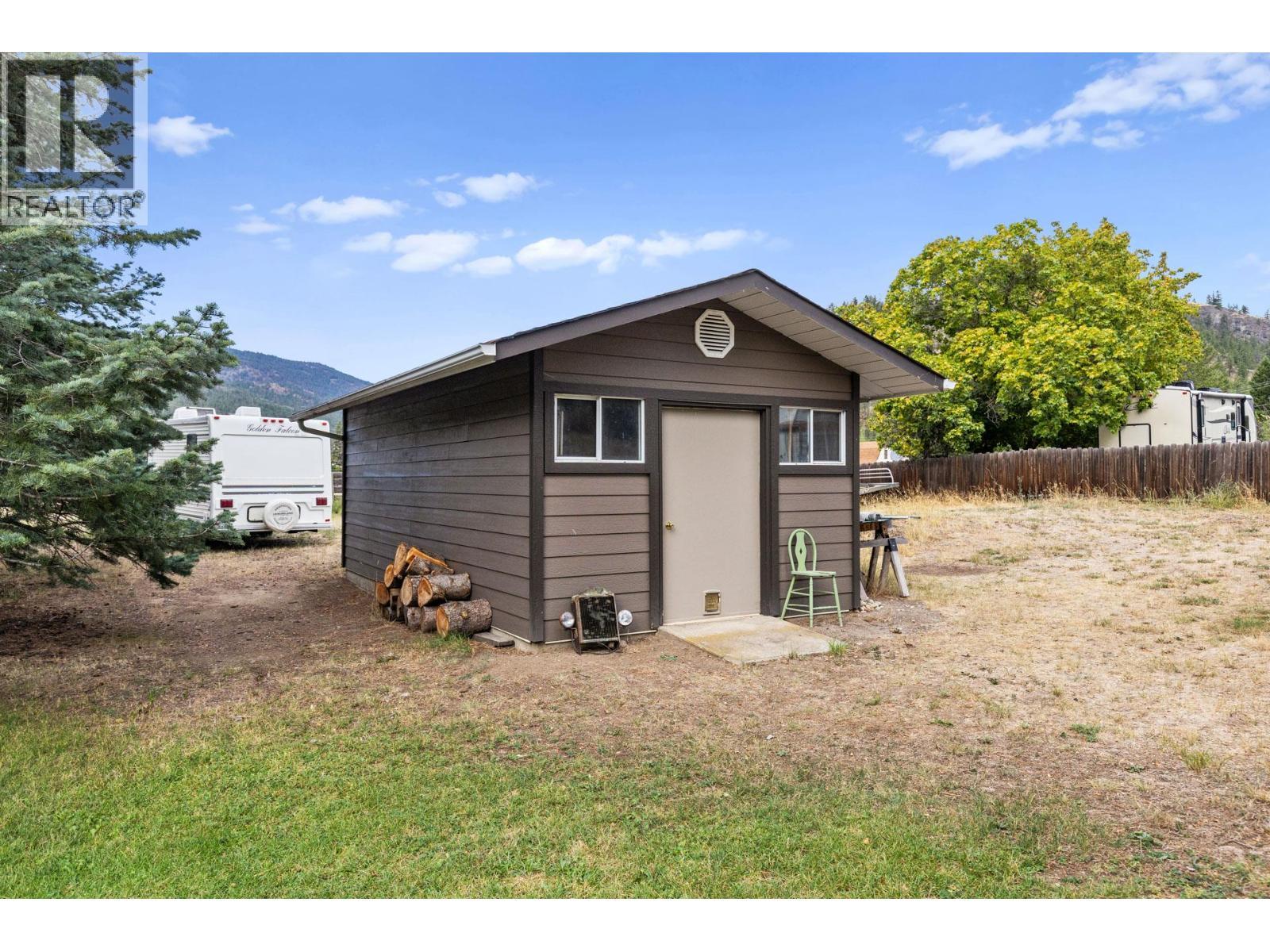 602 Johnson Crescent. Oliver, British Columbia