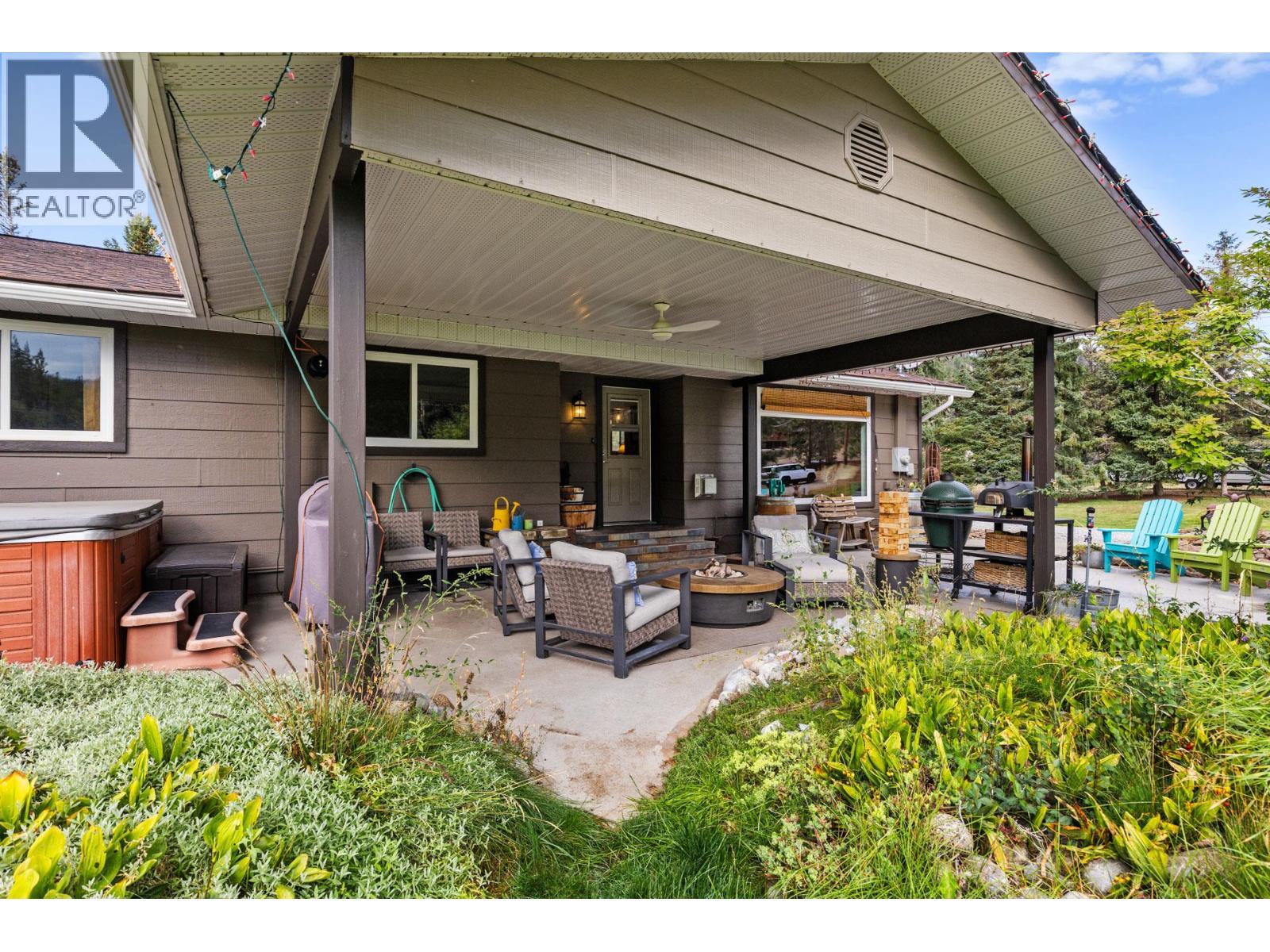 602 Johnson Crescent. Oliver, British Columbia