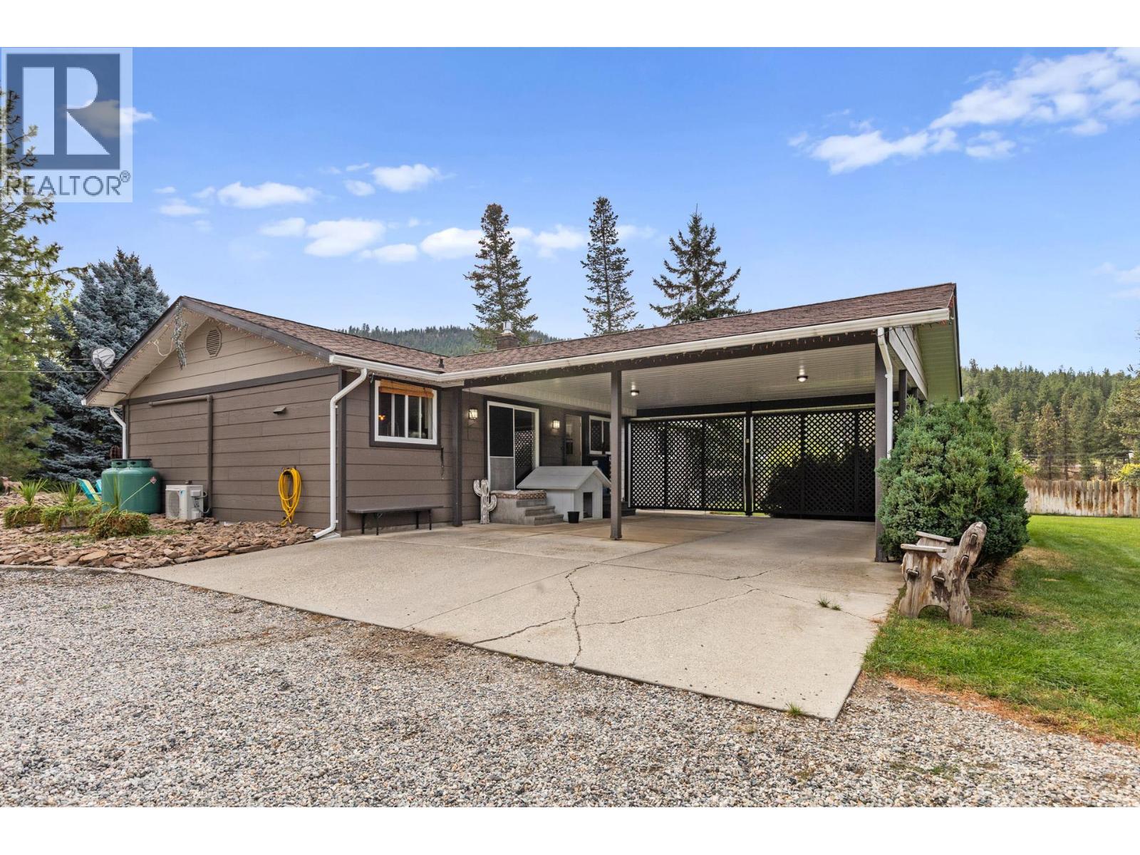 602 Johnson Crescent. Oliver, British Columbia