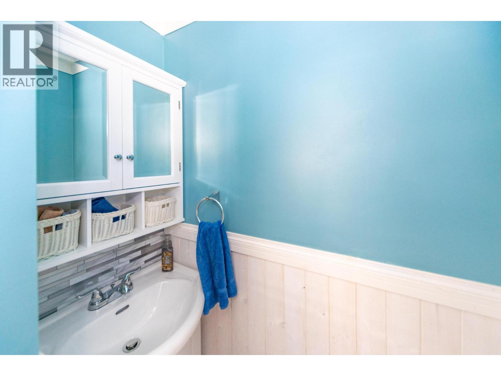 2673 Blind Bay Road Unit# 75. Blind Bay, British Columbia