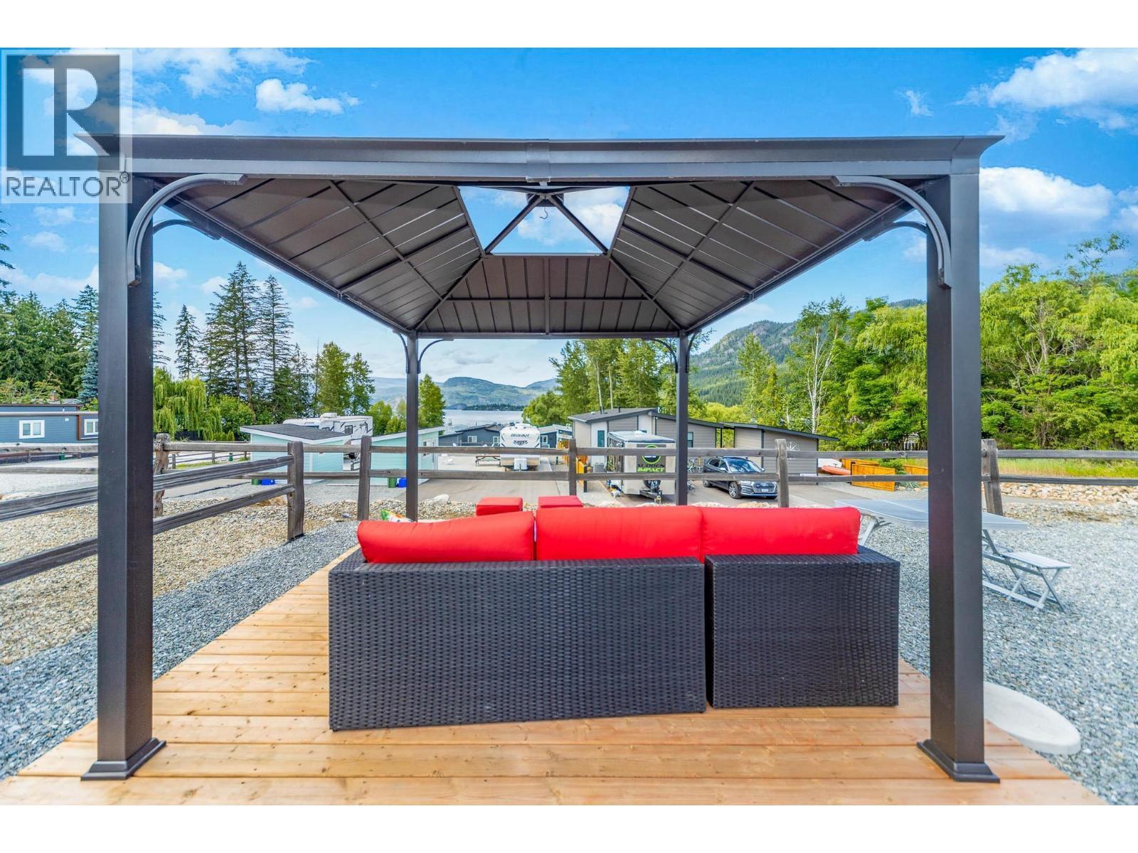 2673 Blind Bay Road Unit# 75. Blind Bay, British Columbia