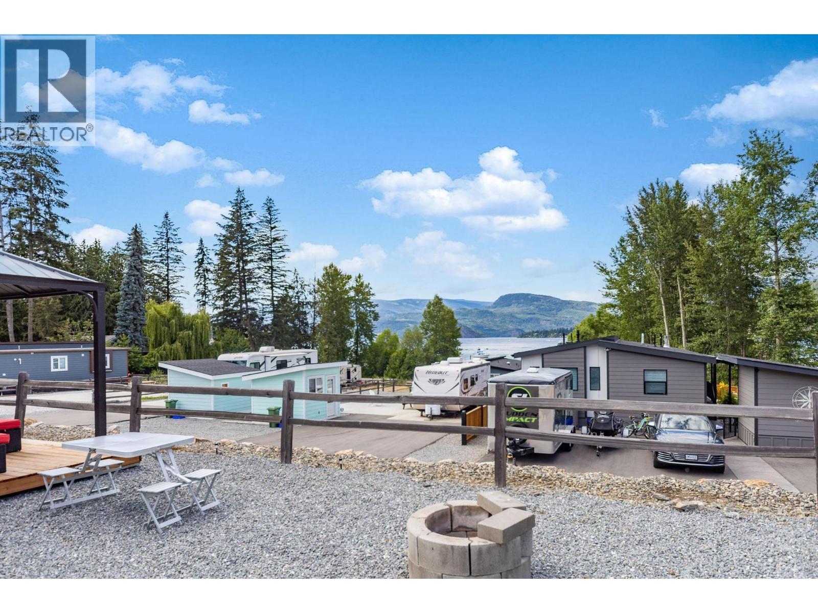2673 Blind Bay Road Unit# 75. Blind Bay, British Columbia