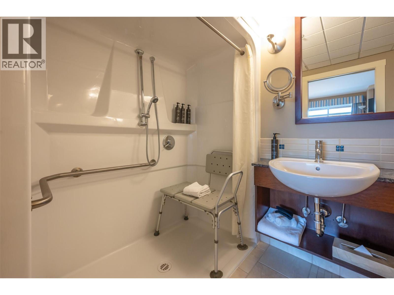 13011 Lakeshore Drive Unit# 105. Summerland, British Columbia