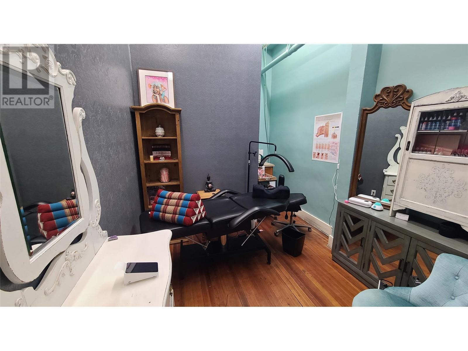 6222 Main Street. Oliver, British Columbia