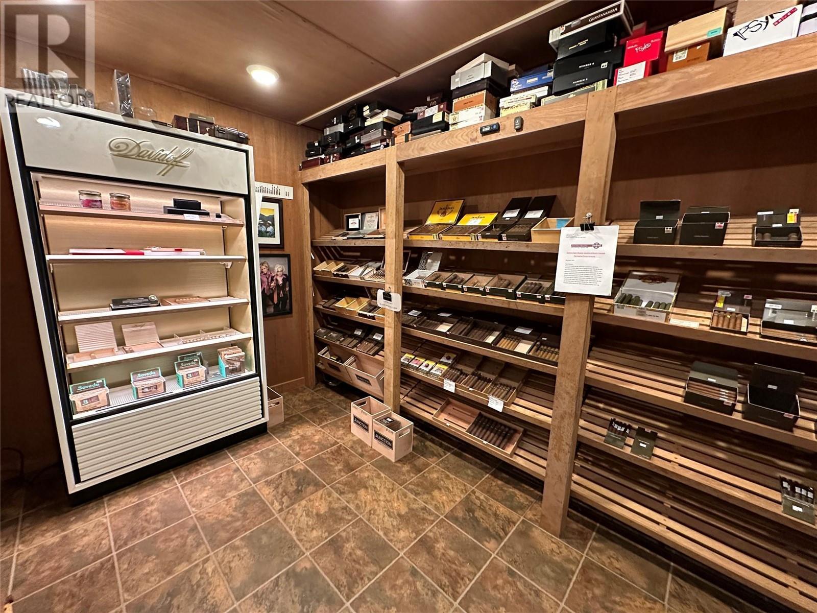 1835 Dilworth Drive Unit# 107. Kelowna, British Columbia