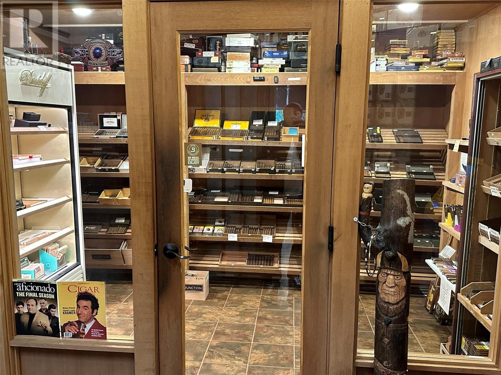 1835 Dilworth Drive Unit# 107. Kelowna, British Columbia