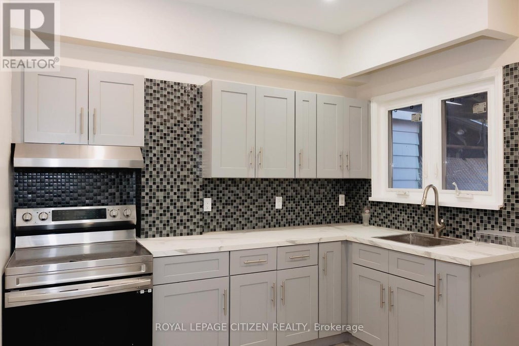 202 - 1042 St Clair Avenue W, Toronto (oakwood Village)