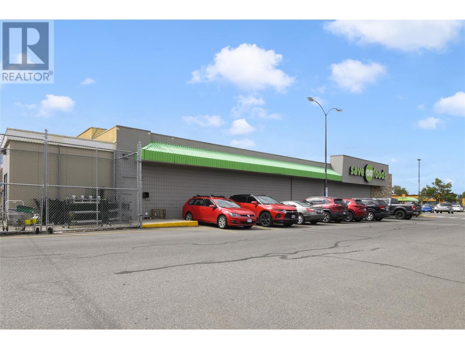 195 & 301 33 Highway W. Kelowna, British Columbia