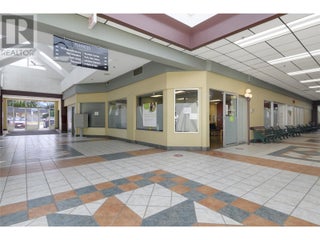 195 & 301 33 Highway W. Kelowna, British Columbia