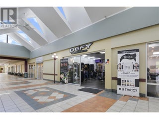 195 & 301 33 Highway W. Kelowna, British Columbia