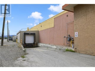 195 & 301 33 Highway W. Kelowna, British Columbia