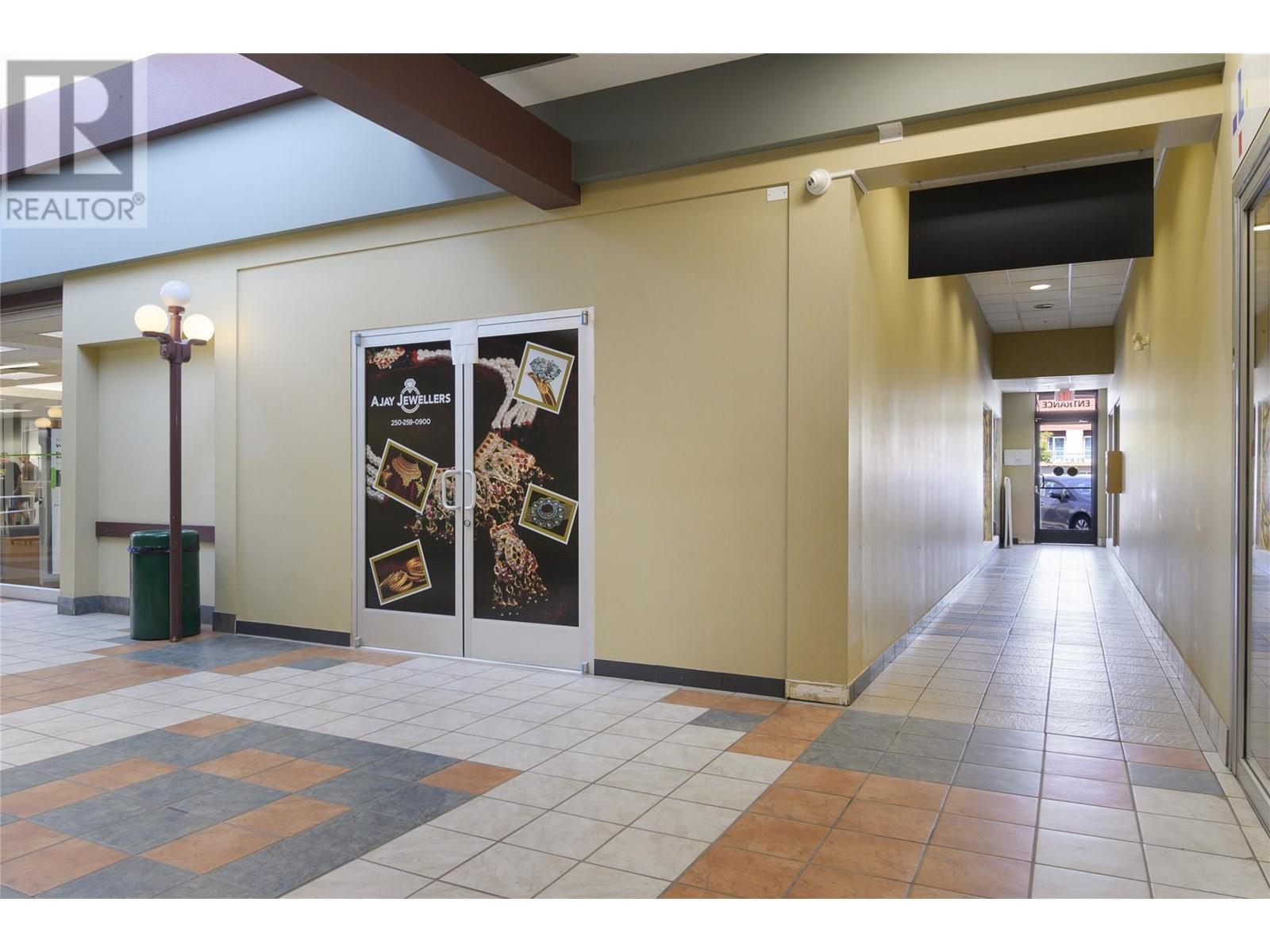 195 & 301 33 Highway W. Kelowna, British Columbia