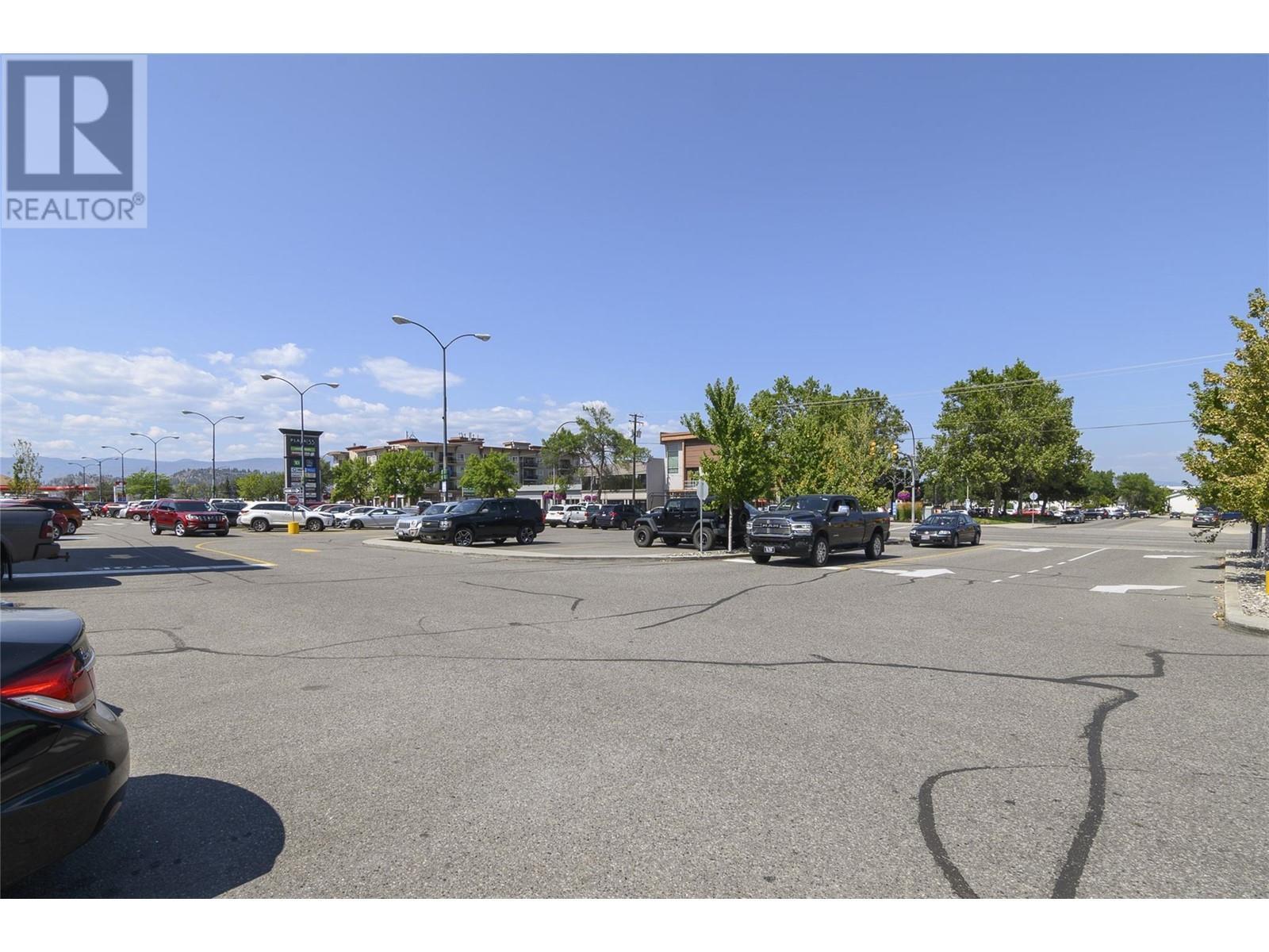 195 & 301 33 Highway W. Kelowna, British Columbia