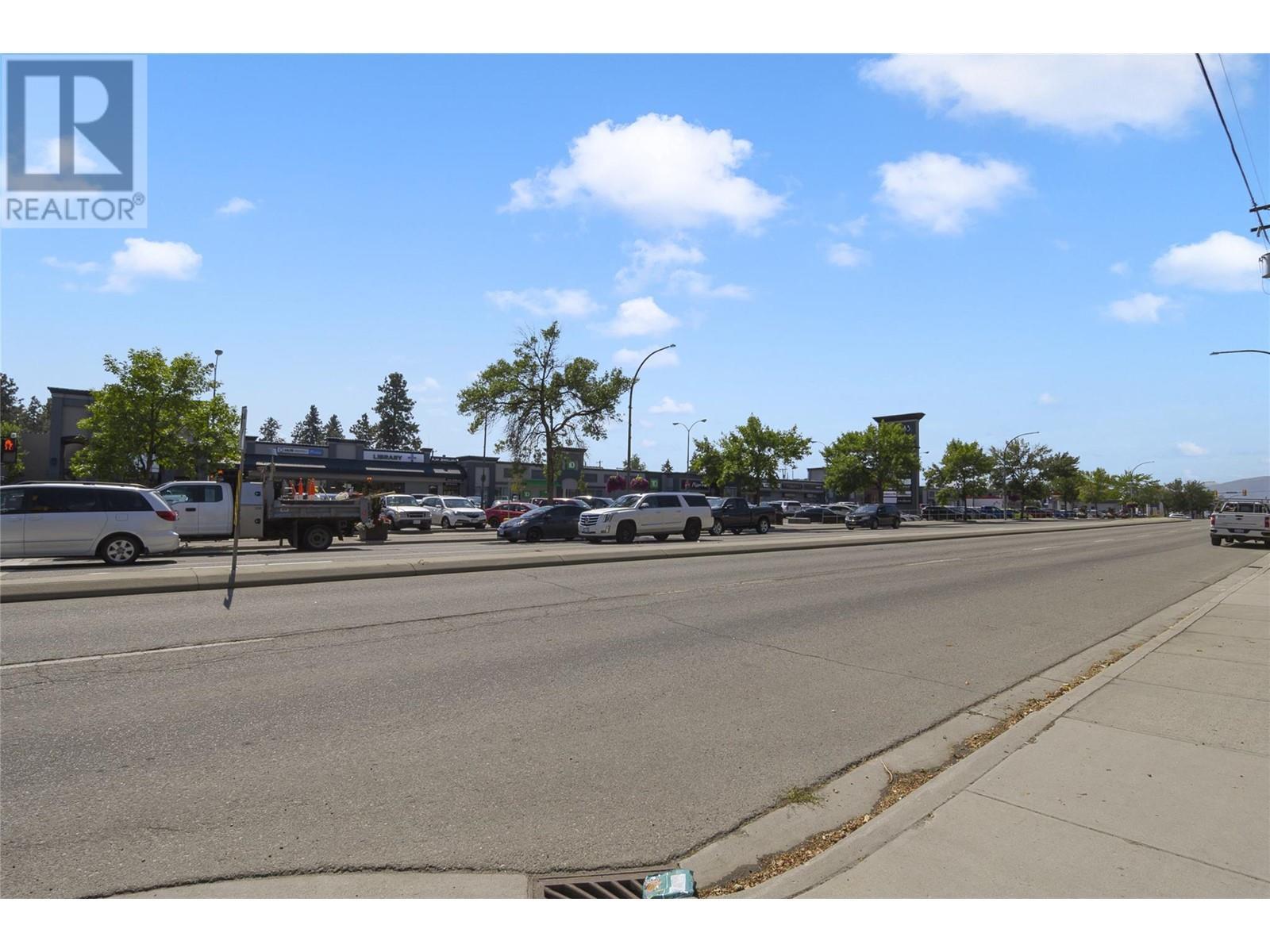 195 & 301 33 Highway W. Kelowna, British Columbia