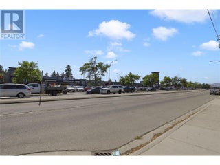 195 & 301 33 Highway W. Kelowna, British Columbia