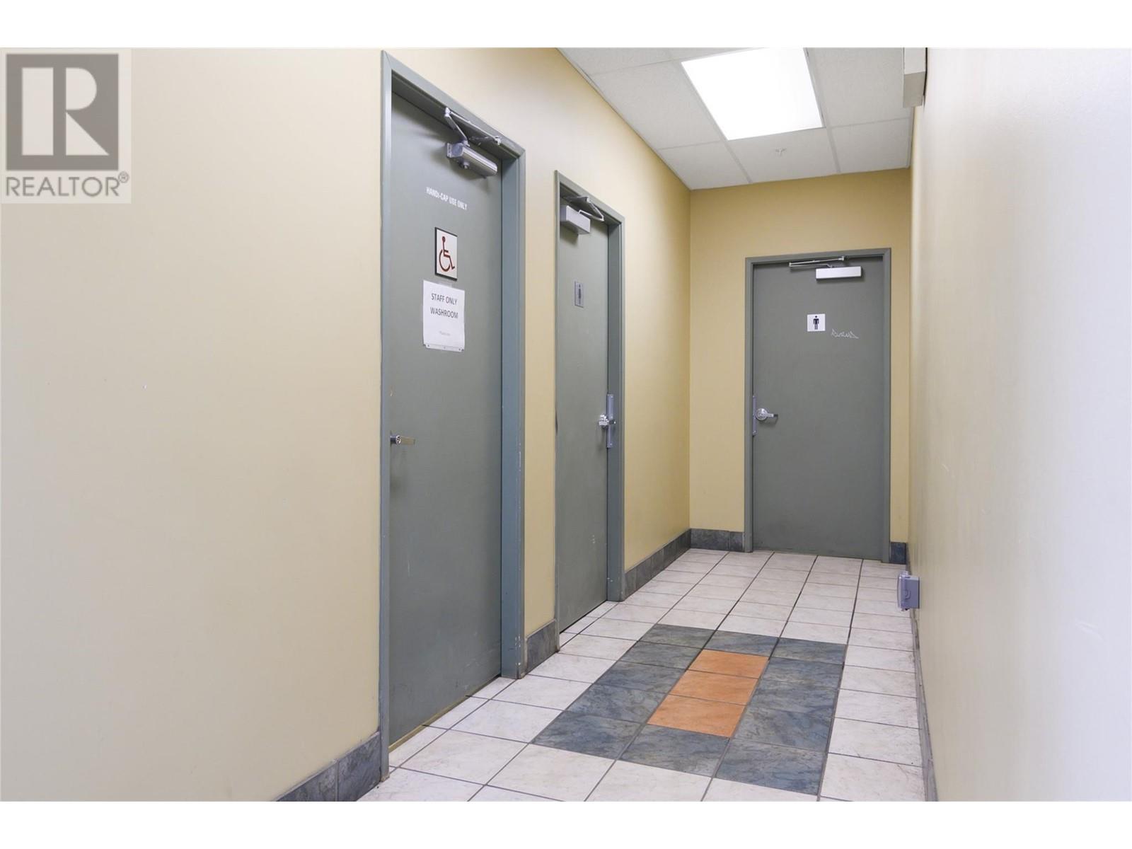 195 & 301 33 Highway W. Kelowna, British Columbia