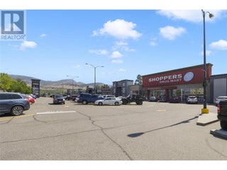 195 & 301 33 Highway W. Kelowna, British Columbia