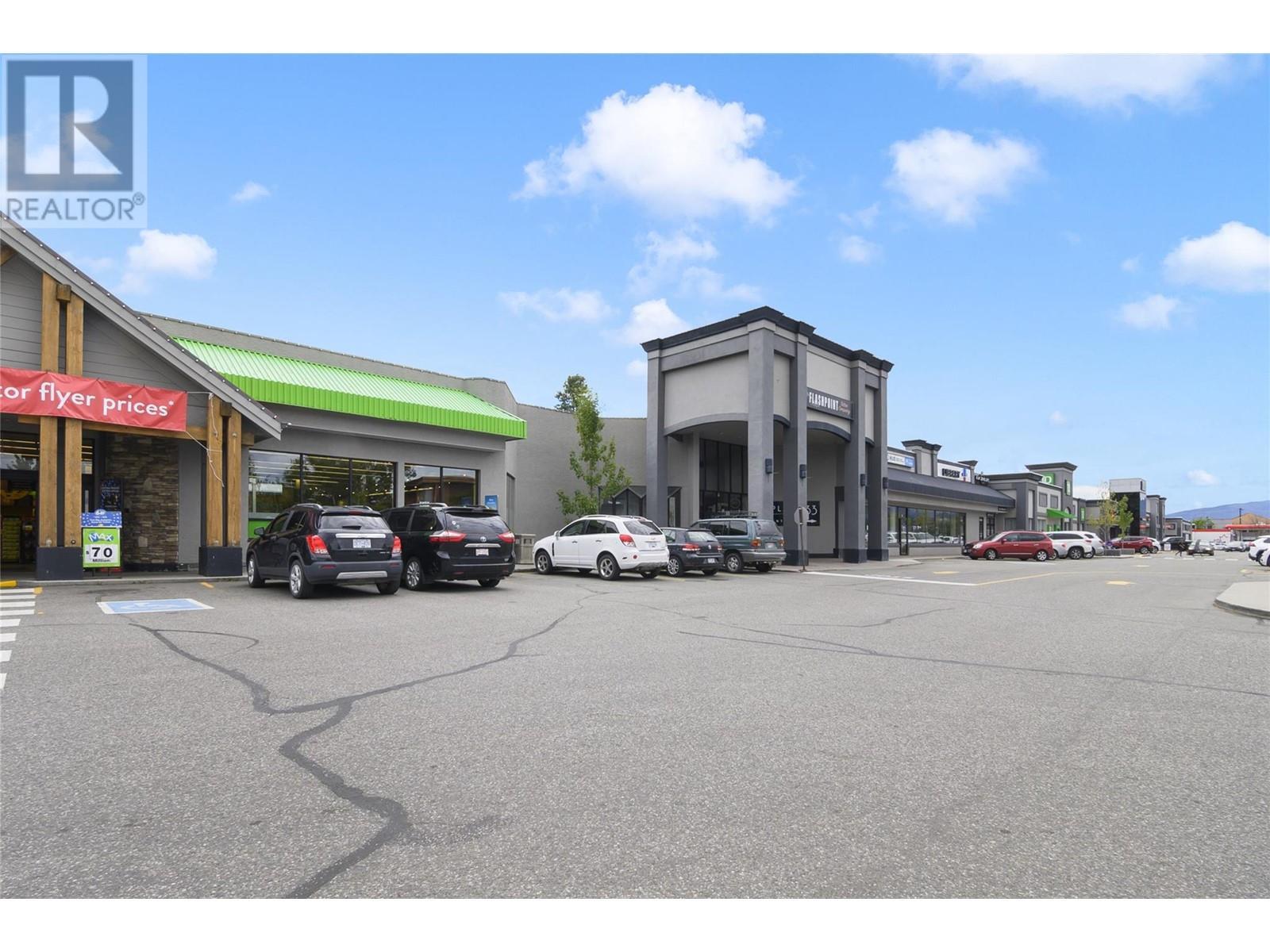 195 & 301 33 Highway W. Kelowna, British Columbia