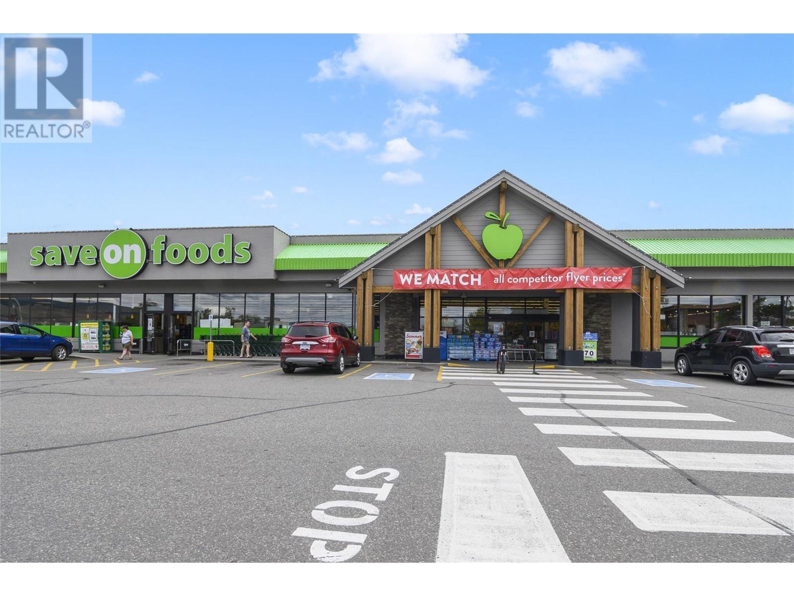 195 & 301 33 Highway W. Kelowna, British Columbia