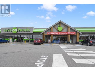 195 & 301 33 Highway W. Kelowna, British Columbia