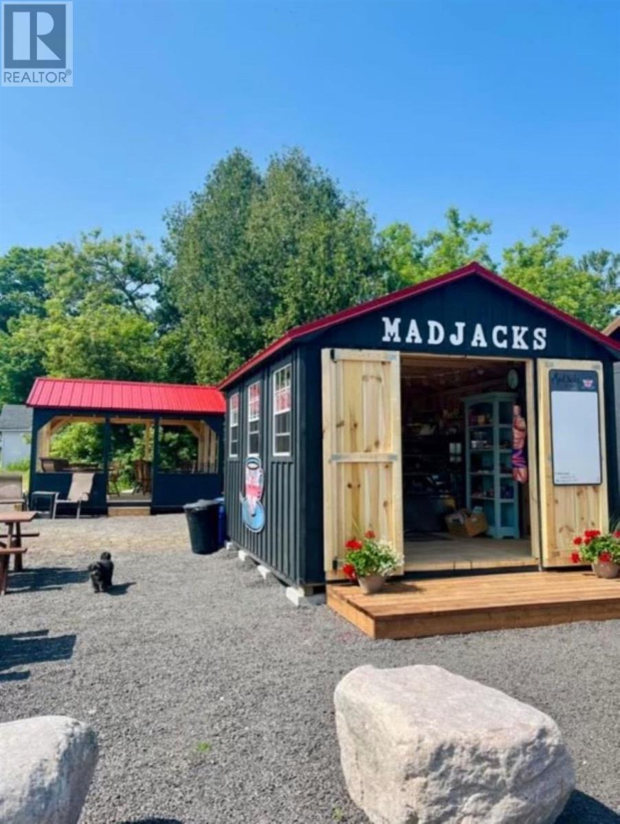 3112 Marks St, Hilton Beach