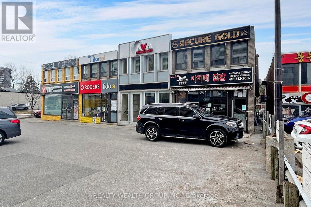 6068a Yonge Street, Toronto (newtonbrook West)