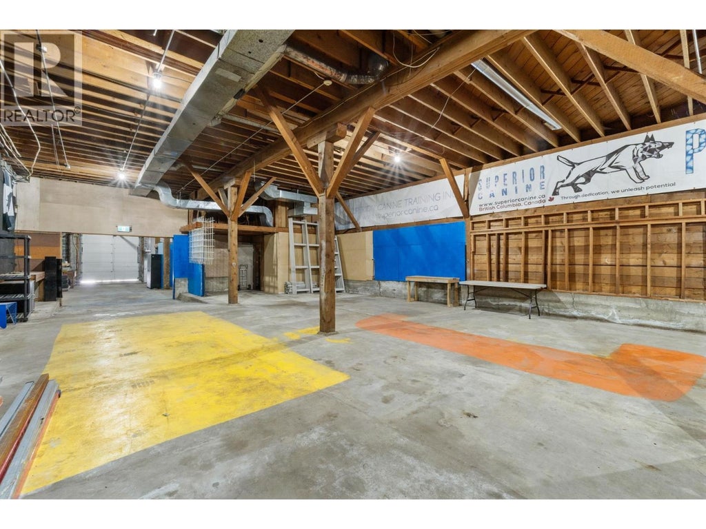 Lower 22344 Lougheed Highway, Maple Ridge