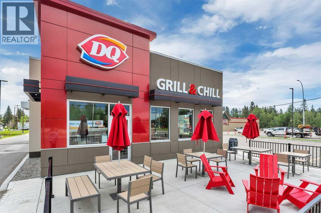 556 Main Avenue W, Sundre