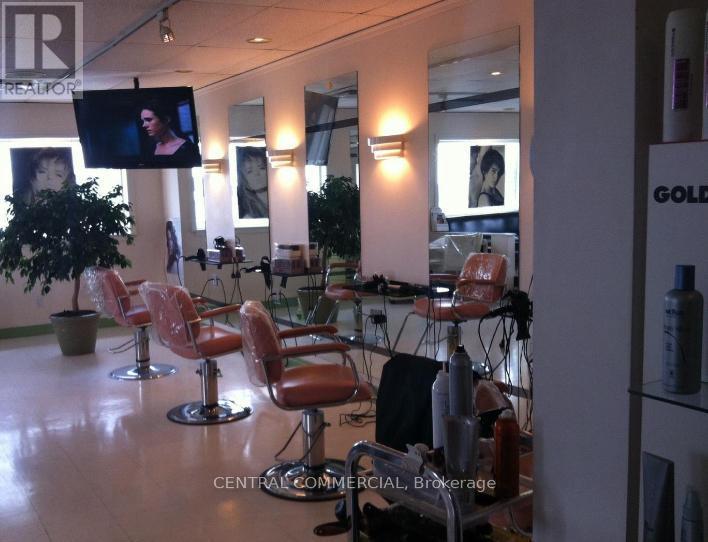 208 - 738 Sheppard Avenue E, Toronto (henry Farm)