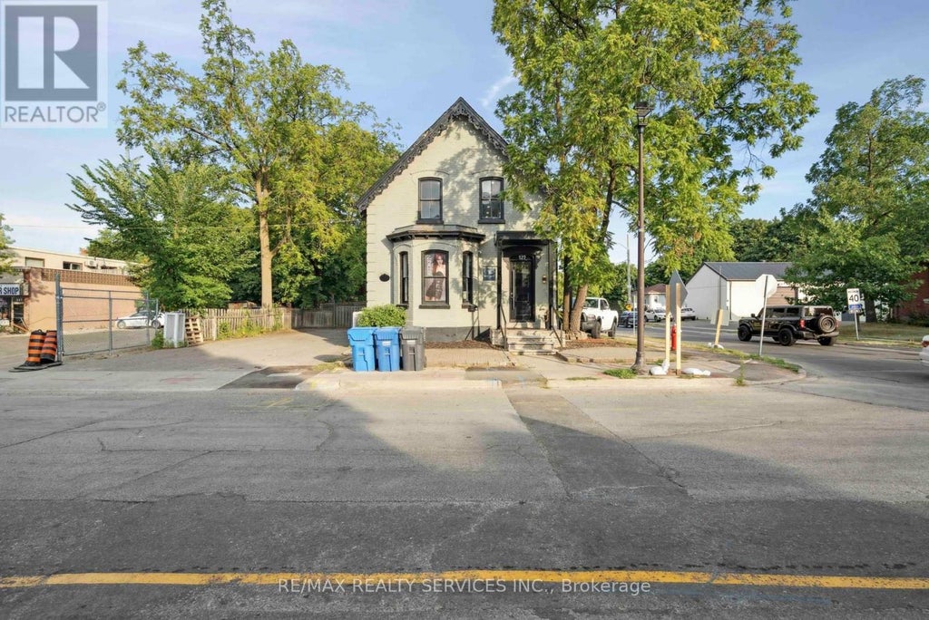 127 Queen Street W, Brampton (downtown Brampton)