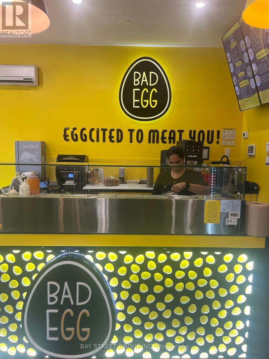 2214 Queen Street E, Toronto (the Beaches)