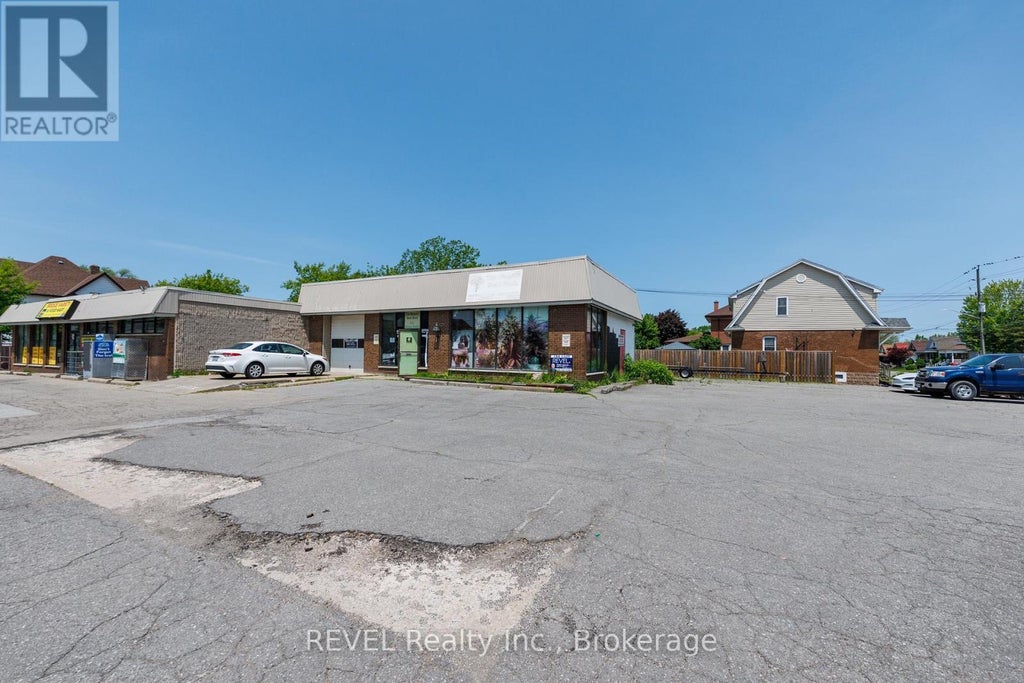 Unit 1 - 4957 Bridge Street N, Niagara Falls (downtown)