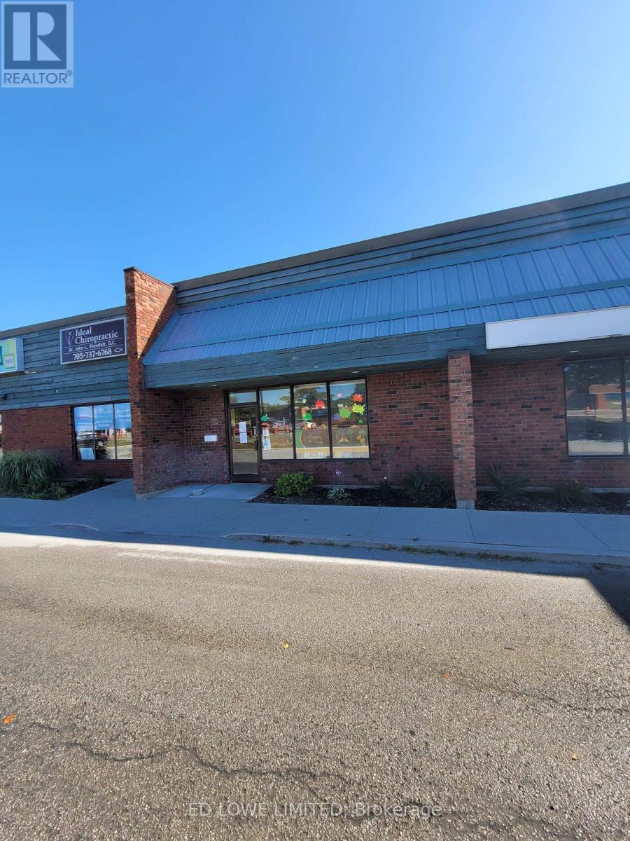 22 - 15 Cedar Pointe Drive, Barrie (0 North)