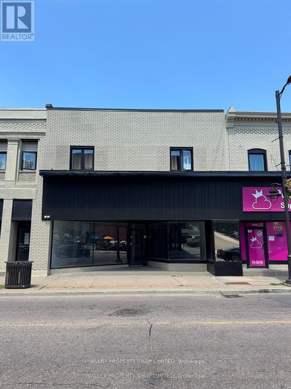 213 Pembroke Street W, Pembroke